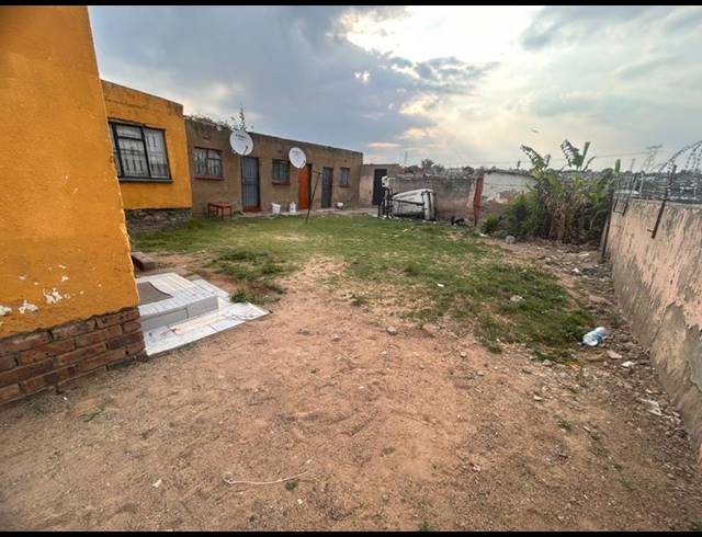 5 BEDROOM HOUSE FOR SALE IN TEMBISA CENTRAL